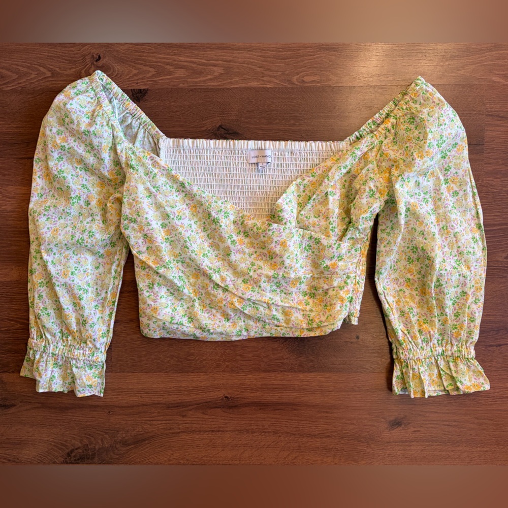 NWOT Lost + Wander Textured White Wrap Top 🤍🌿